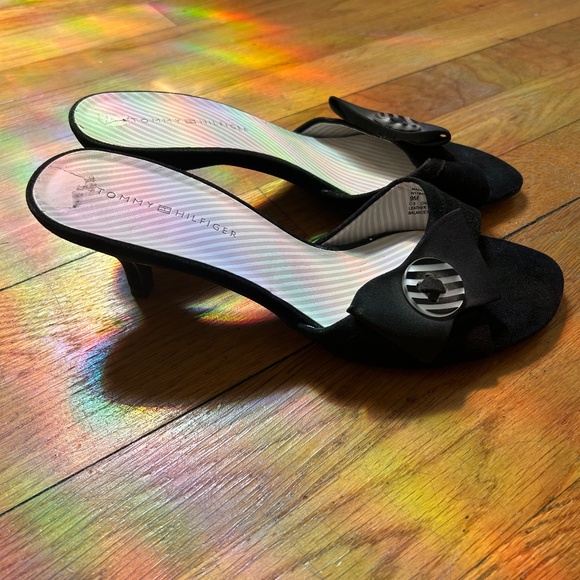 Tommy Hilfiger size 9 black heels - Picture 3 of 5